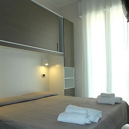 Hotel Sant'Elena Rimini Exteriör bild