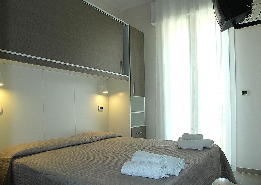 Hotel Sant'Elena Rimini Exteriör bild
