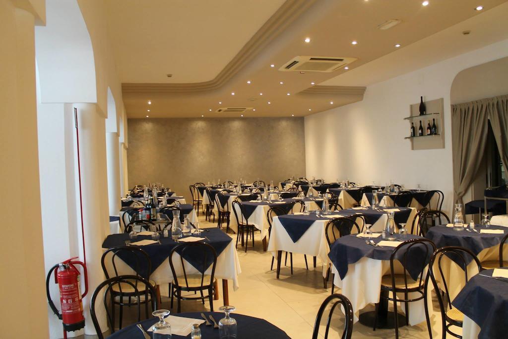 Hotel Sant'Elena Rimini Exteriör bild