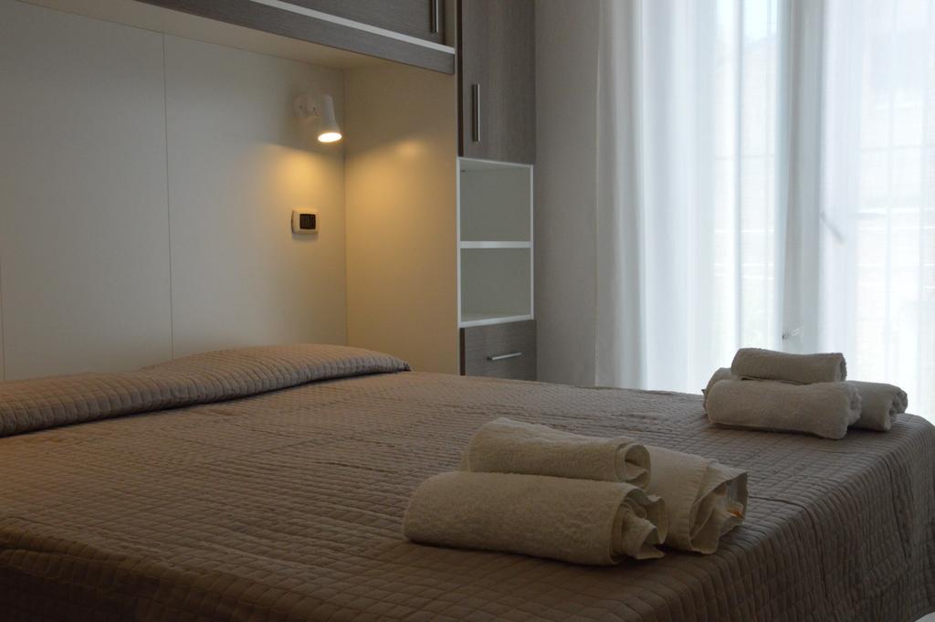 Hotel Sant'Elena Rimini Rum bild